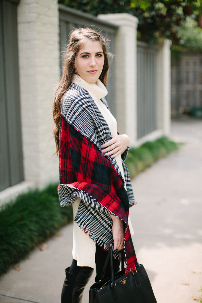 reversible-plaid-and-houndstooth-blanket-scarf
